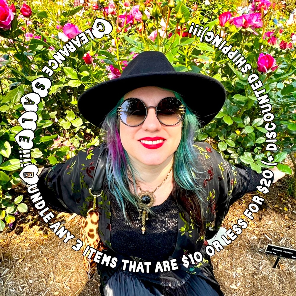 CLEARANCE SALE!💜💕🖤Bundle any 3 Clearance items for $20 + discounted shipping